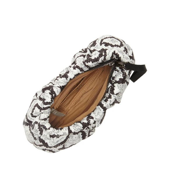 Vince Camuto Harlo Pouch - Picture 2 of 3